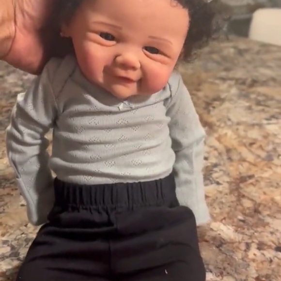 Full Body Silicone Baby Girl Drink and Wet system - Picture 3 of 3